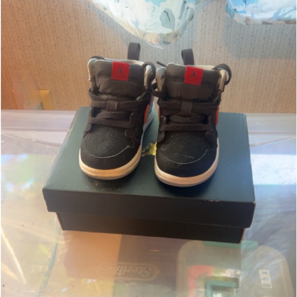 Jordan 1 mid - Picture 1 of 3